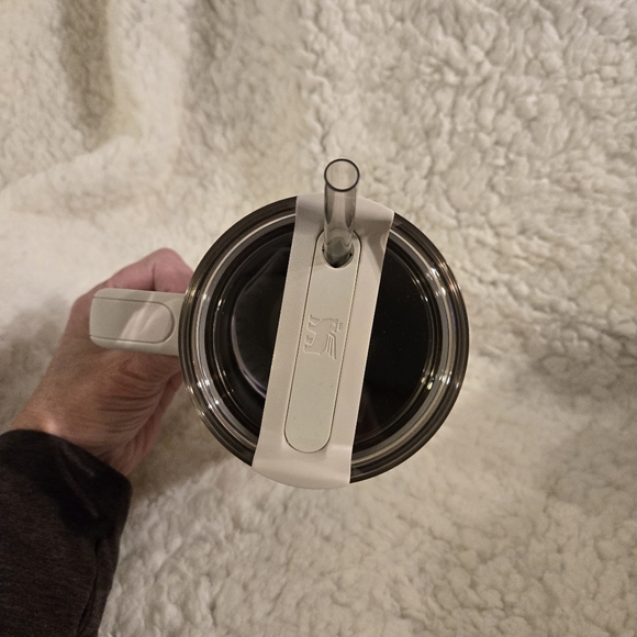 Stanley x CALIA 40 oz. Quencher H2.0 FlowState Tumbler Olive Eden - Picture 6 of 7